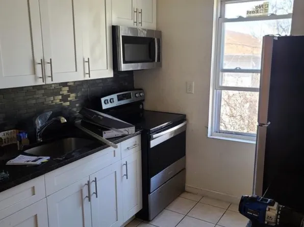 (undisclosed Address), Saint Albans, NY 11412