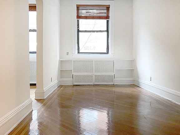 2nd image of 27 E 63rd St APT 4A