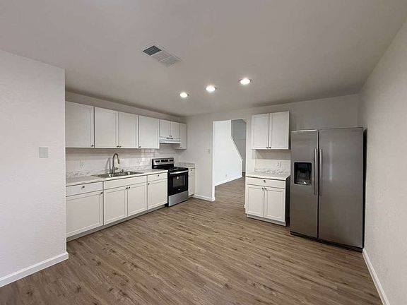 4th image of 5747 Hawaiian Sun Dr