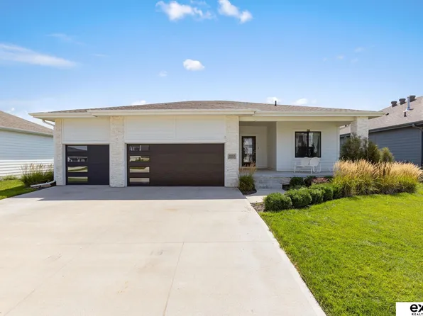 4603 Lawnwood Dr, Papillion, NE 68133