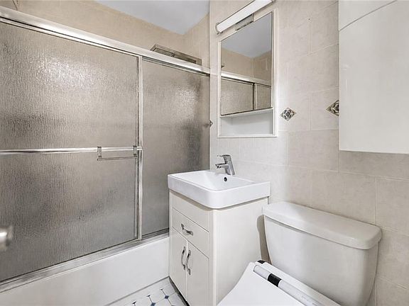 4th image of 2610 Ocean Pkwy APT 2D