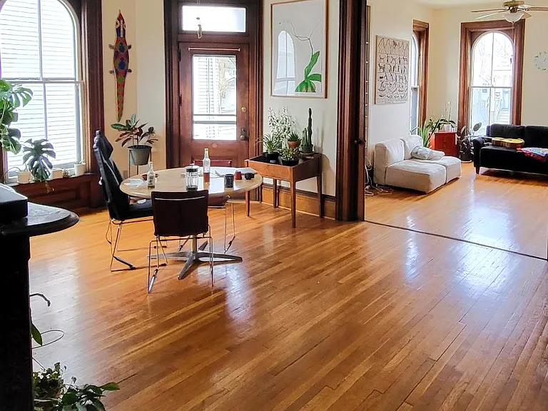 313 E Court St #A — Photo 3