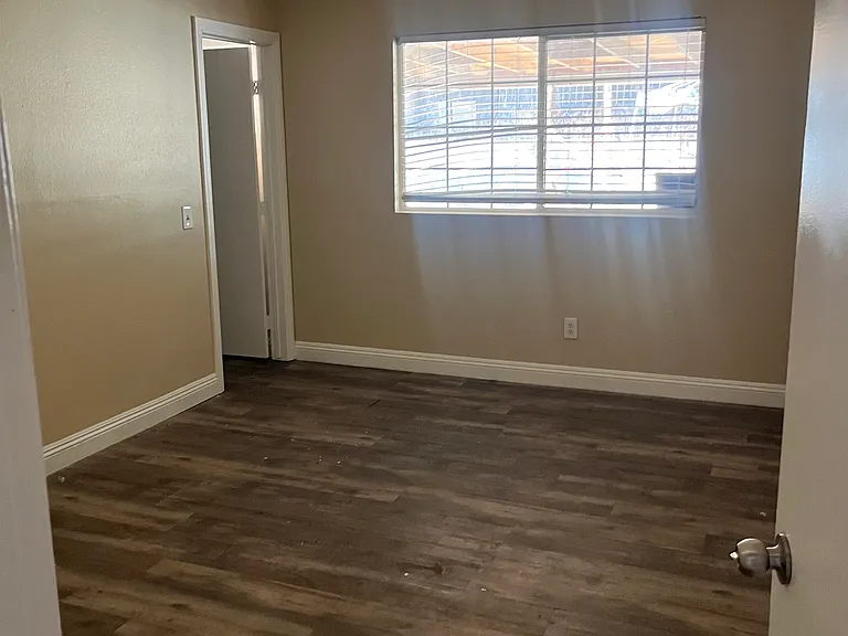 1848 W Home Ave — Photo 6