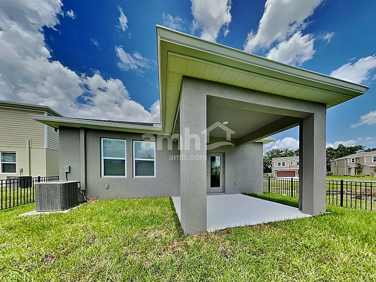 1126 Walden Pond Dr — Photo 17