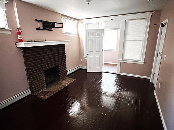 4th image of 323 Glenwood Ave APT 1