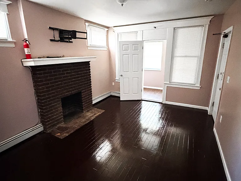323 Glenwood Ave #1 — Photo 4