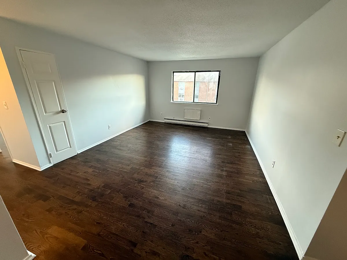 Building Photo - 24 Coleman St #2K