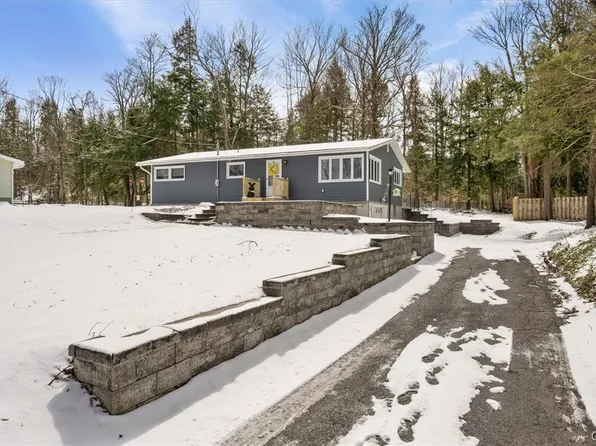 176 Homewood Dr, Clinton, NY 13323