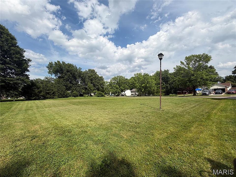 1st image of 157 Holiday Dr
