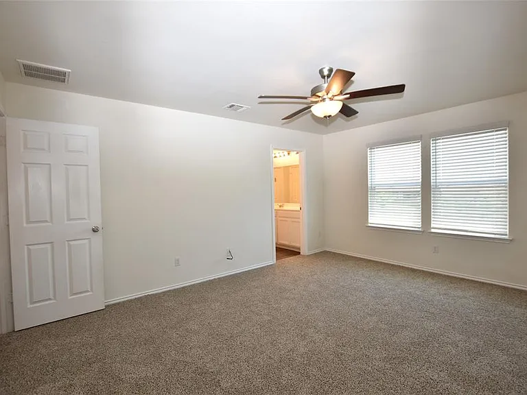 700 Bayberry Cir — Photo 16