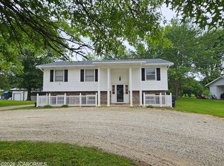 901 Elaine Dr, Fulton, MO 65251