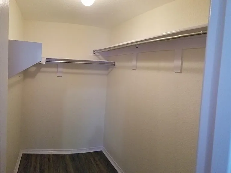 100 Commonwealth Cir — Photo 19