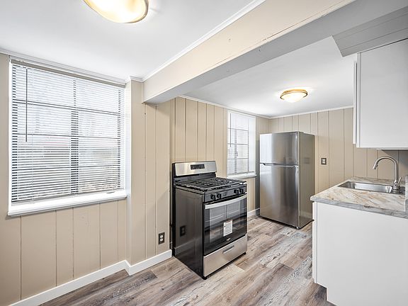 3rd image of 2613 N Hanssler Ct
