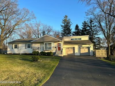 1 Timberland Drive, Loudonville, NY, 12211