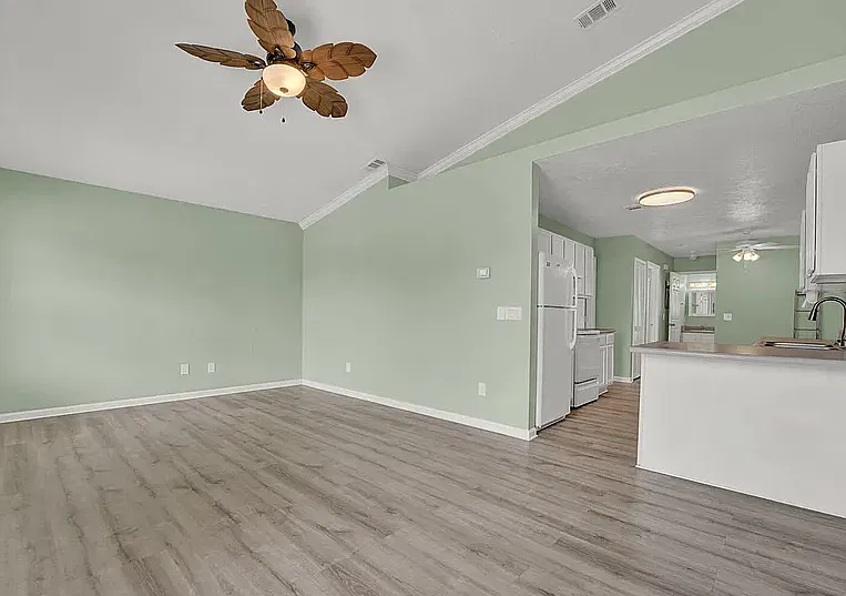 9030 Houston St — Photo 2