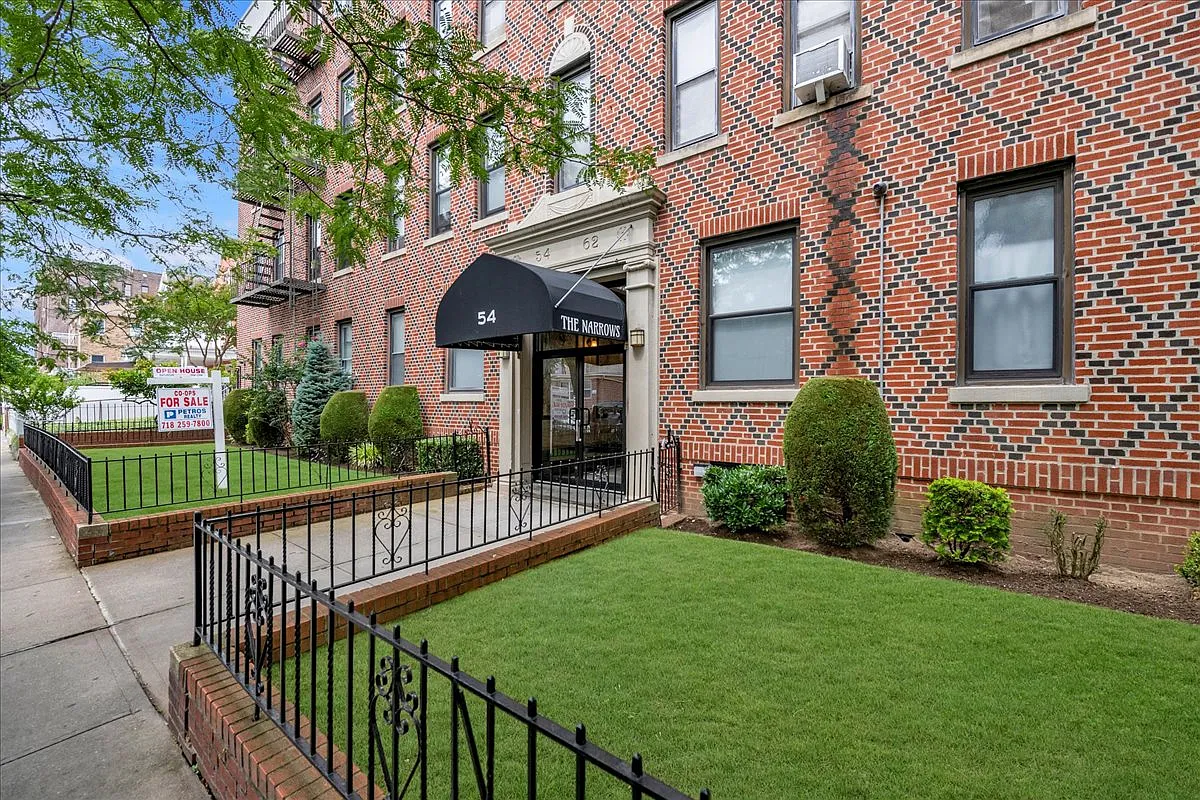 54 Bay 29th Street — Photo 1