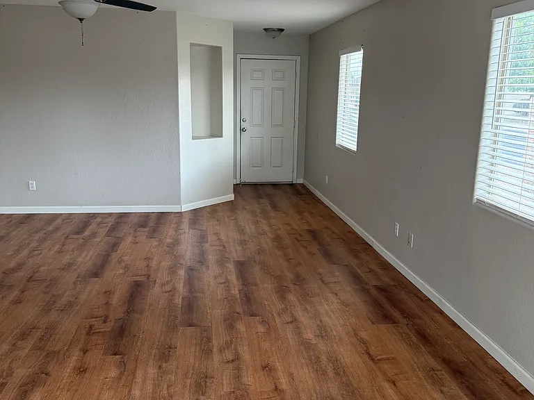 1702 E Desert Moon Trl — Photo 7