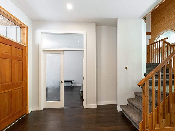 5th image of 6979 Sechelt Inlet Rd