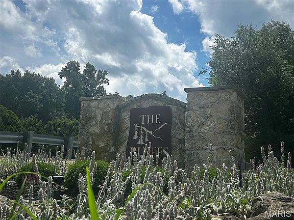 2nd image of 620 Crooked Creek Ln