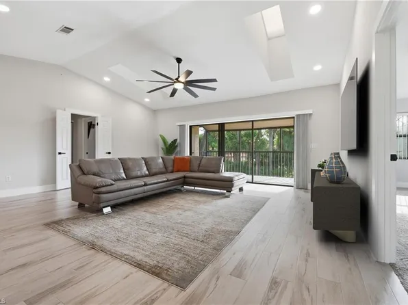 3207 Horse Carriage WAY #10, NAPLES, FL 34105