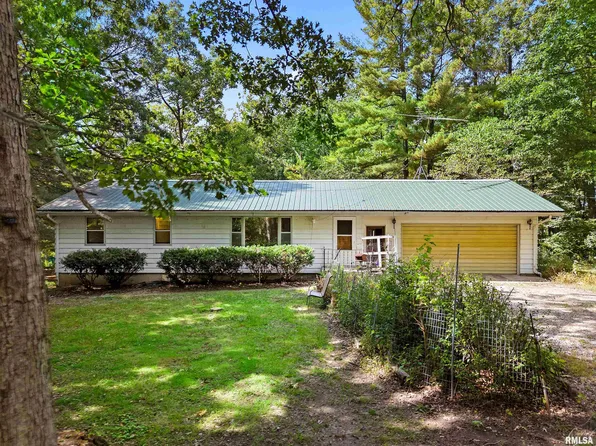 1375 Sun Rd, Washburn, IL 61570