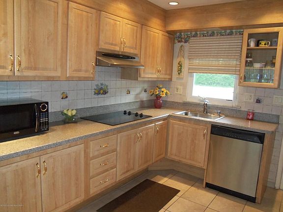 5th image of 342A Canterbury Ct #100A