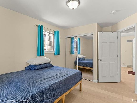 5th image of 5110 Maple St