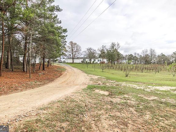 2nd image of 319 Pope Rd