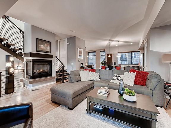 3rd image of 1420 24th St Unit 14