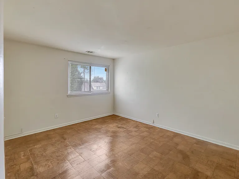 5704 Seymour Ave #10 — Photo 4