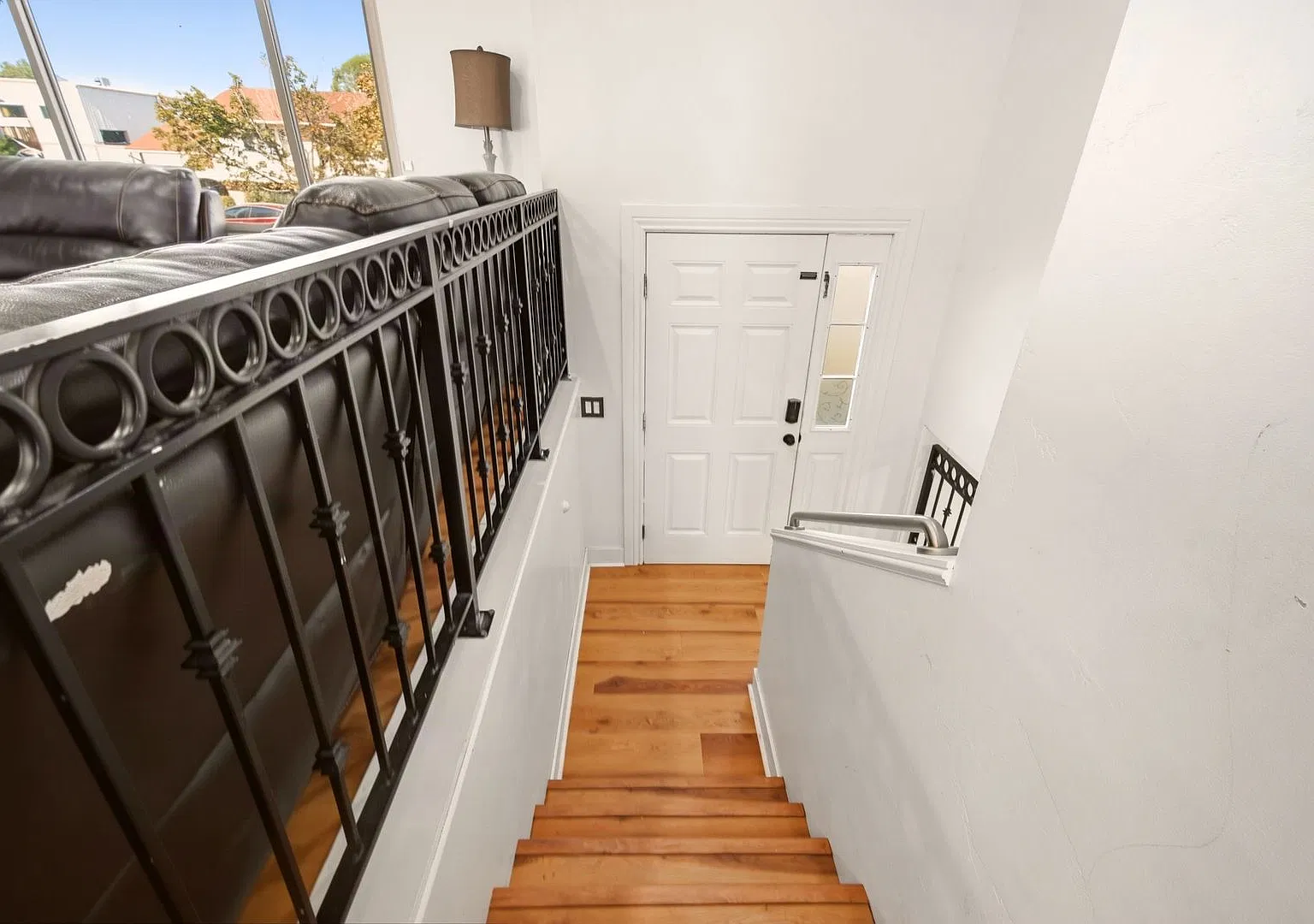 Cozy 5 Bed West Jordan Home in Prime Location! — Photo 2