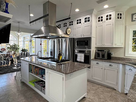 4th image of 279 Black Rd