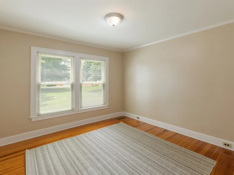 3228 Lakeshore Dr — Photo 25