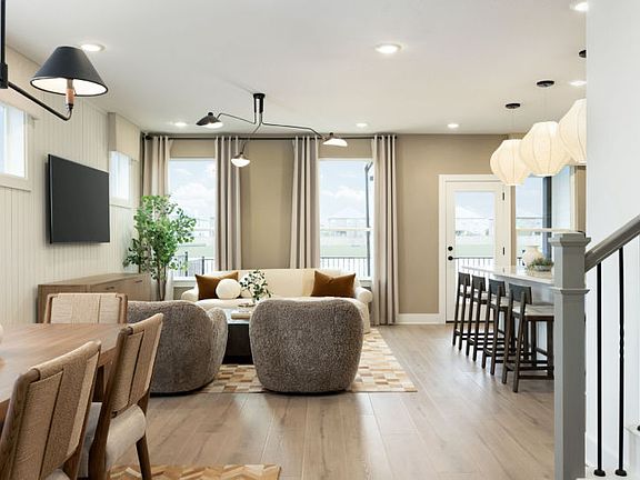 Open Dining and Gathering Spaces