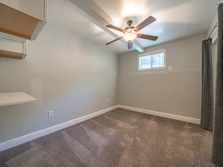 17659 Melwood Ln — Photo 40
