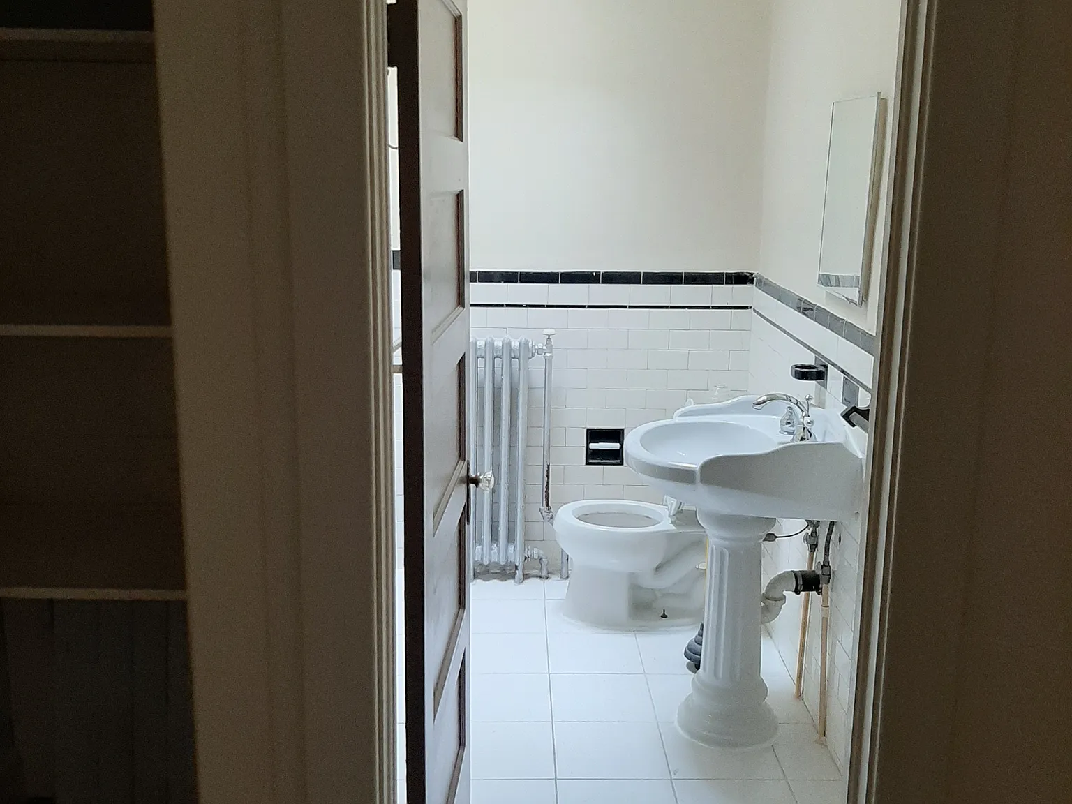 4 bed, 1260 sqft, $1,800 — Photo 2