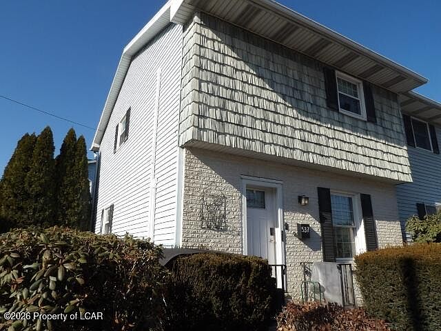 2nd image of 537 W Main St