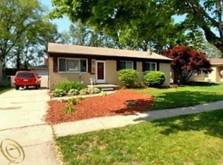 38823 Summers St, Livonia, MI