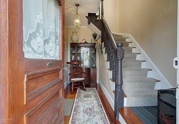 2nd image of 616 Thames St #1