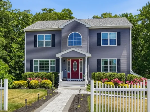23 Richard K Stevens Dr, North Attleboro, MA 02760