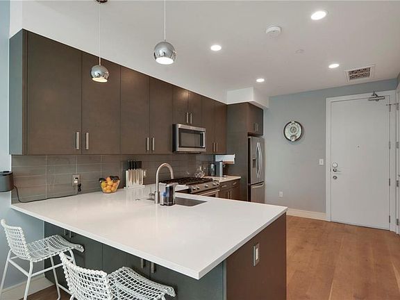 4th image of 222 West Ave Unit 2009
