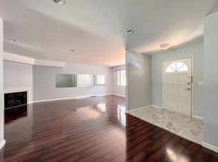 10236 Samoa Ave APT 4, Tujunga, CA 91042