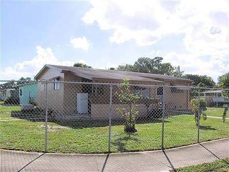 2nd image of 2240 SW 24th St
