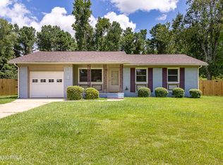 37 Cornell Dr, Jacksonville, NC 28546