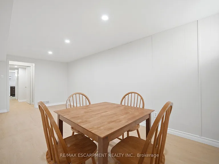 1926 Reiss Ct — Photo 19