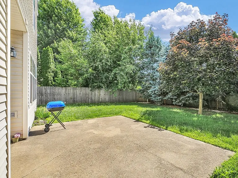 709 Indigo Dr — Photo 29