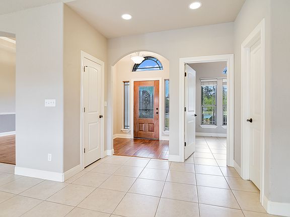 2nd image of 412 English Oaks Cir