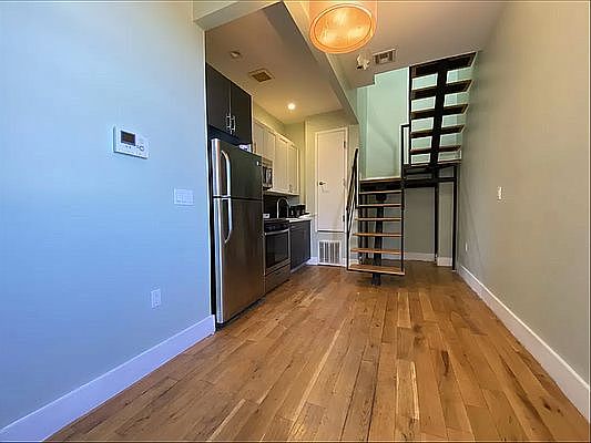 2nd image of 865 Greene Ave #B3