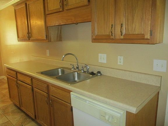 4th image of 1917 Twin Pine Dr