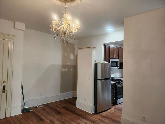 3rd image of 121 E Gilman St APT 5